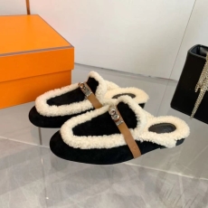 Louis Vuitton Slippers